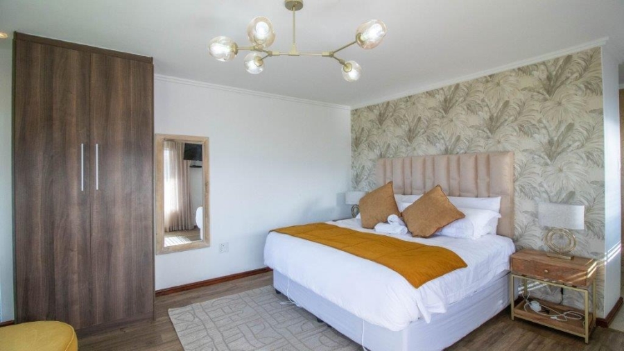 5 Bedroom Property for Sale in Gonubie Eastern Cape